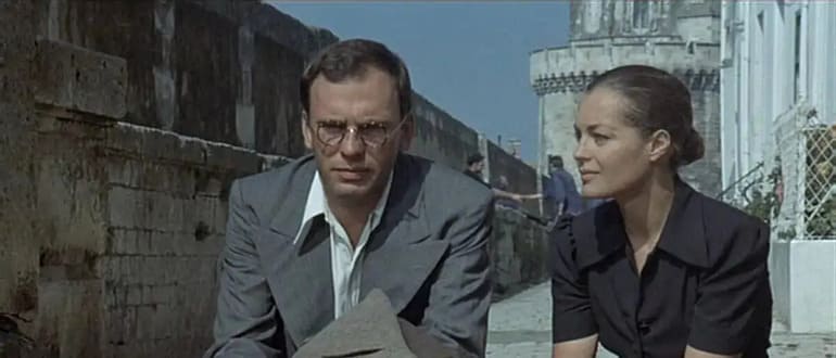 Поезд (Le train) 1975 г. (кадр из фильма).