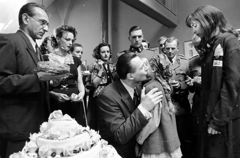 Список Шиндлера (Schindler's List) 1993 г. Список Шиндлера (Schindler's List) 1993 г. (кадр из фильма). 1