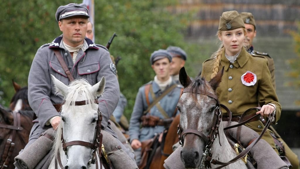 Варшавская битва 1920 года» (1920 Bitwa Warszawska) 2011 г. 3 Девушка в военной форме едет верхом среди кавалеристов.
