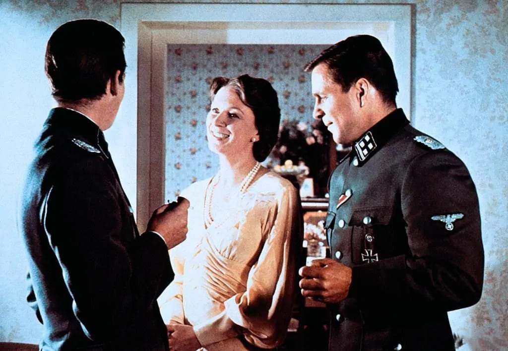 Смерть мое ремесло (Aus einem deutschen Leben) 1977 г. (кадр из фильма). 2