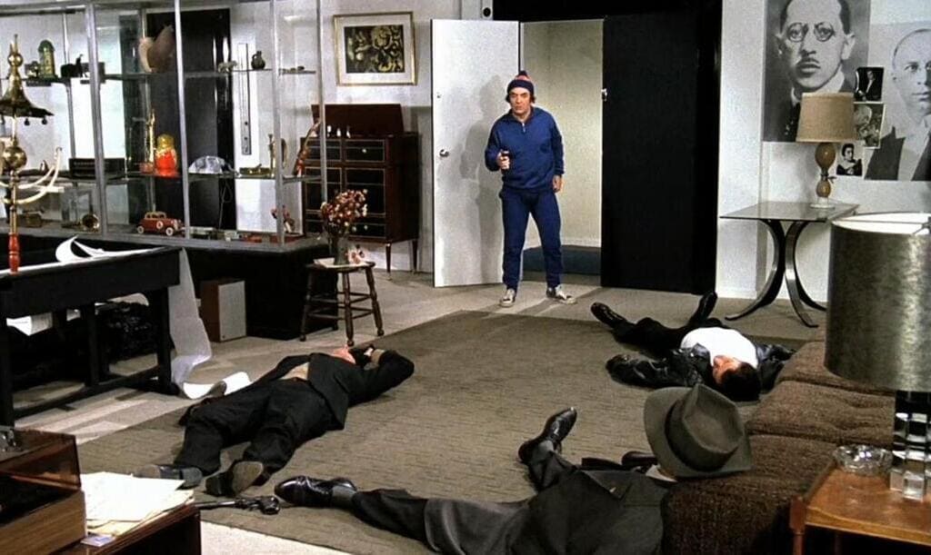 Высокий блондин в чёрном ботинке (Le Grand Blond avec une chaussure noire) 1972 г. (кадр из фильма). 2