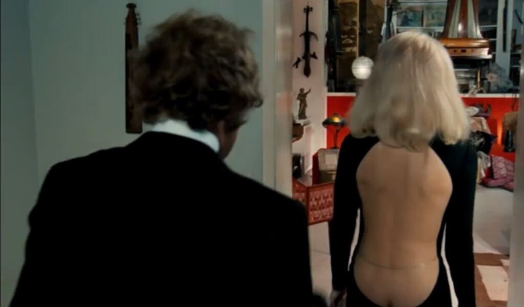 Высокий блондин в чёрном ботинке (Le Grand Blond avec une chaussure noire) 1972 г. (кадр из фильма). 3
