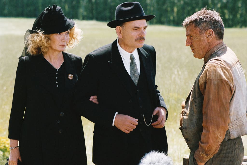 Дочь землекопа (La Fille du puits) 2011 г. (кадр из фильма). 2